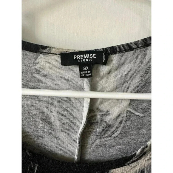 Premise Studio Women’s size 0x-large shirt - Picture 4 of 8
